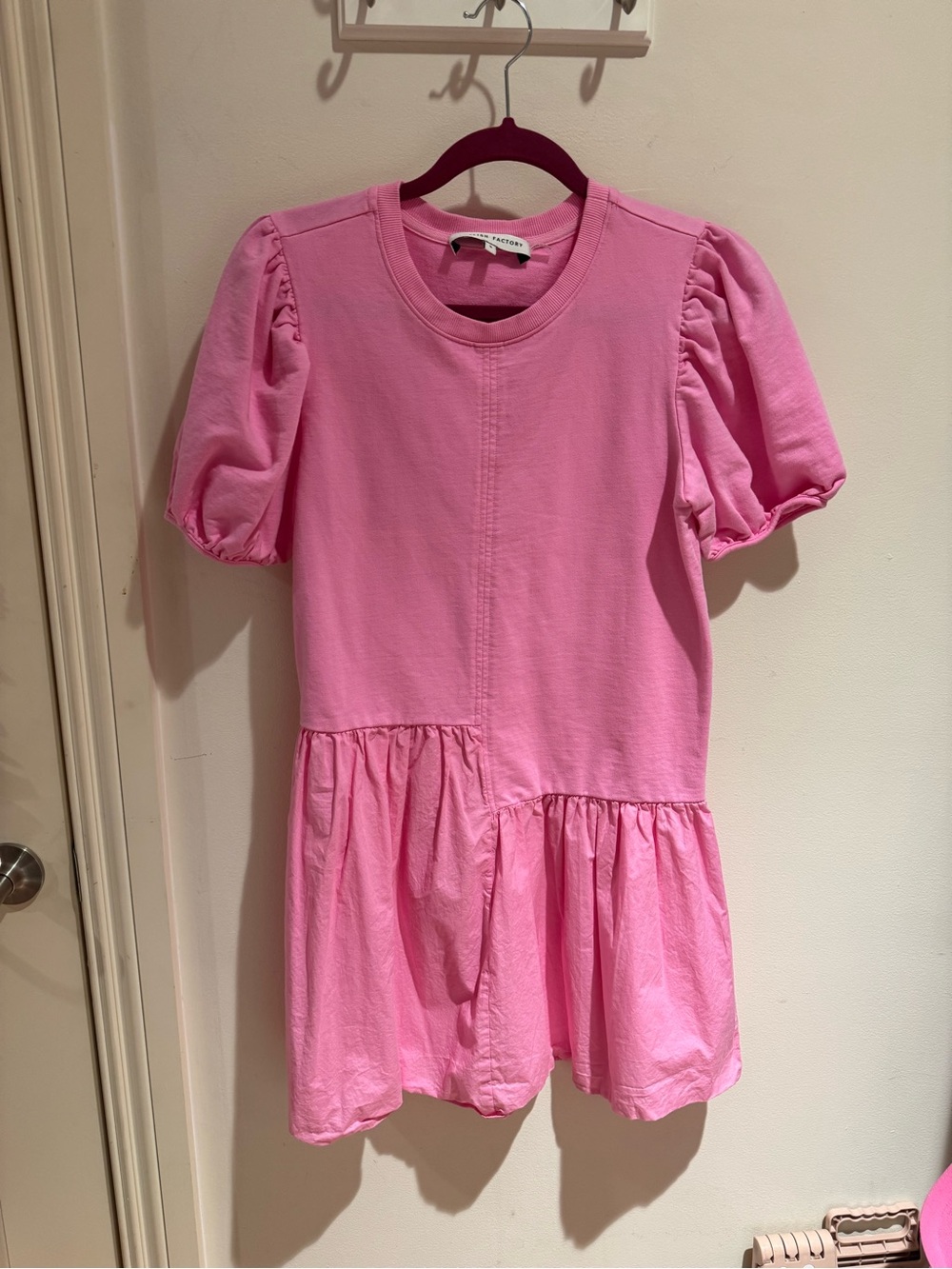 English Factory Knit Woven Mixed Dress bright pink bubblegum color puff sleeves - Picture 1 of 2